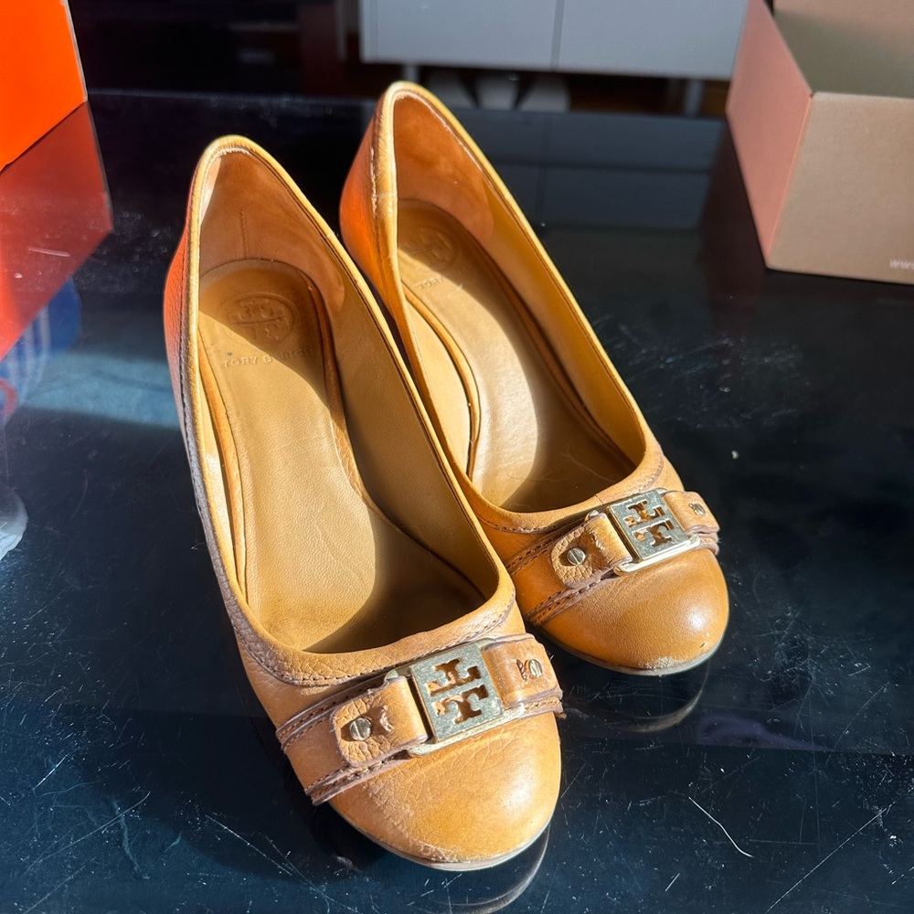TORY BURCH PUMPS
